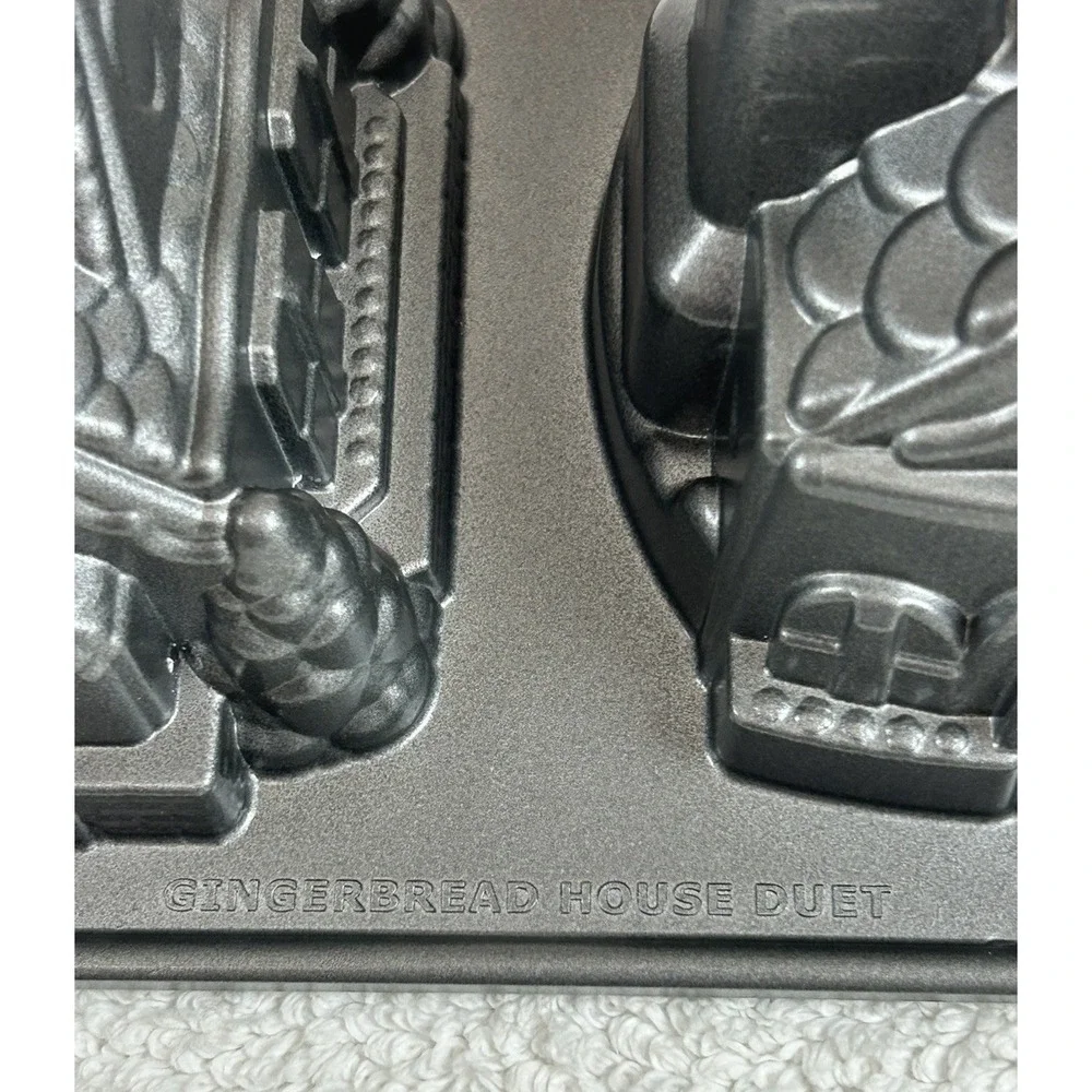Nordic Ware Gingerbread House Duet Bundt Pan Mold 5 Cup USA Cast Aluminum *EUC*